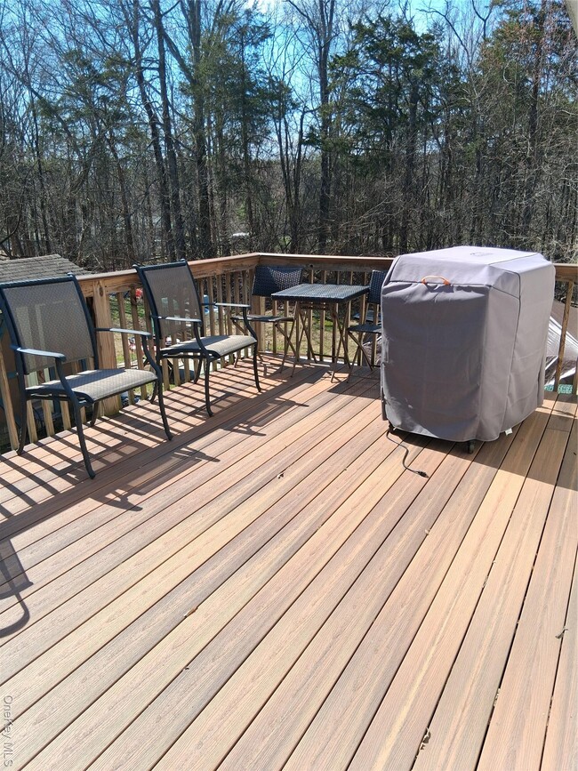 Building Photo - 15 Ugo Dr