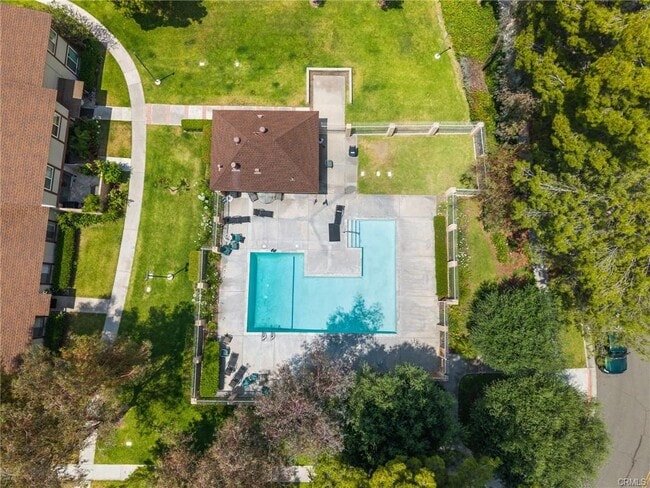 Building Photo - 1738 N Cedar Glen Dr