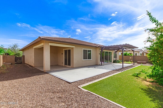 Building Photo - 14762 W Georgia Dr
