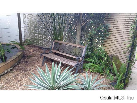 Building Photo - 908 SE 23rd St