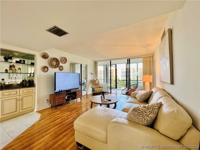 Building Photo - 3442 NE Causeway Blvd