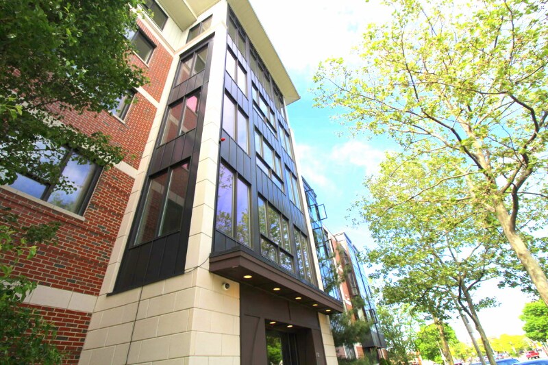 Building Photo - 533 Cambridge St