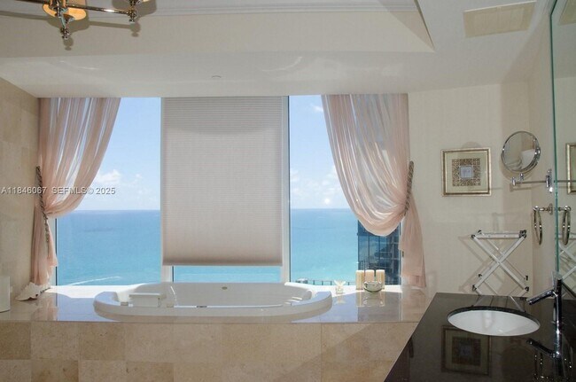 Building Photo - 17201 Collins Ave