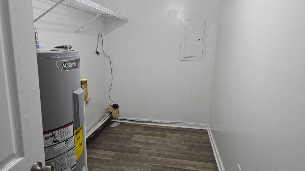 Laundry Room - 510 Besler Ln