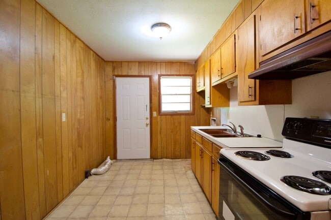 Building Photo - Charming 2BR/1BA in the Heart of Opelika –...