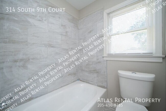 Building Photo - 314 9th Ct S