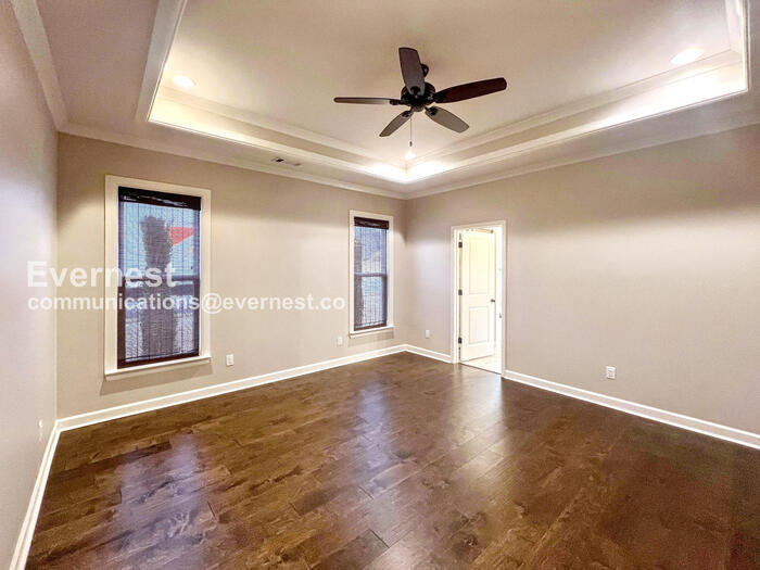 Building Photo - 613 Creekside Cove