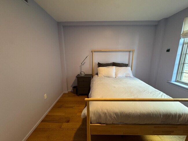 Building Photo - 1525 N Front St