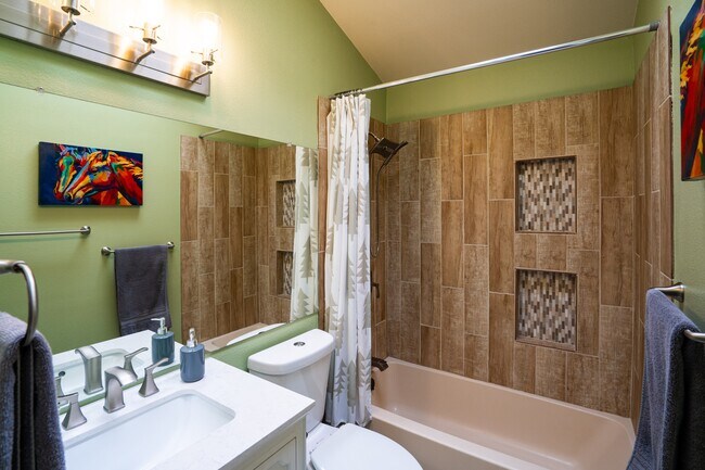 Building Photo - 850 Wuthering Heights Dr