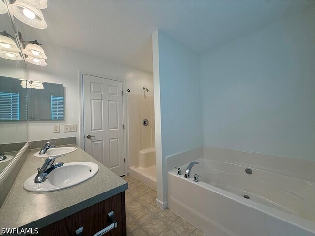 Building Photo - 250 Leawood Cir