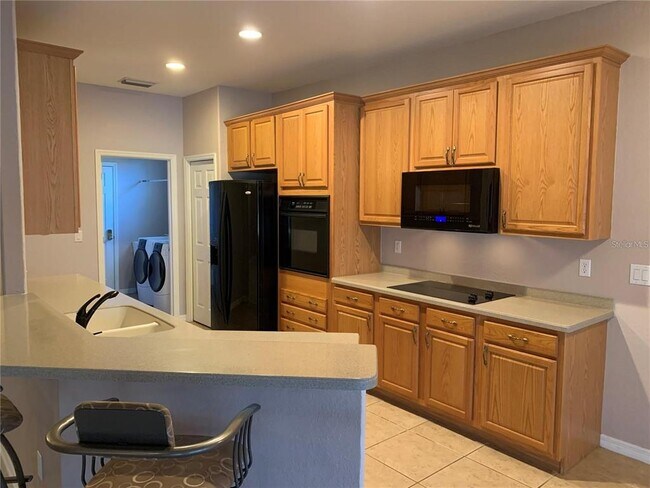 Building Photo - 10724 Banfield Dr