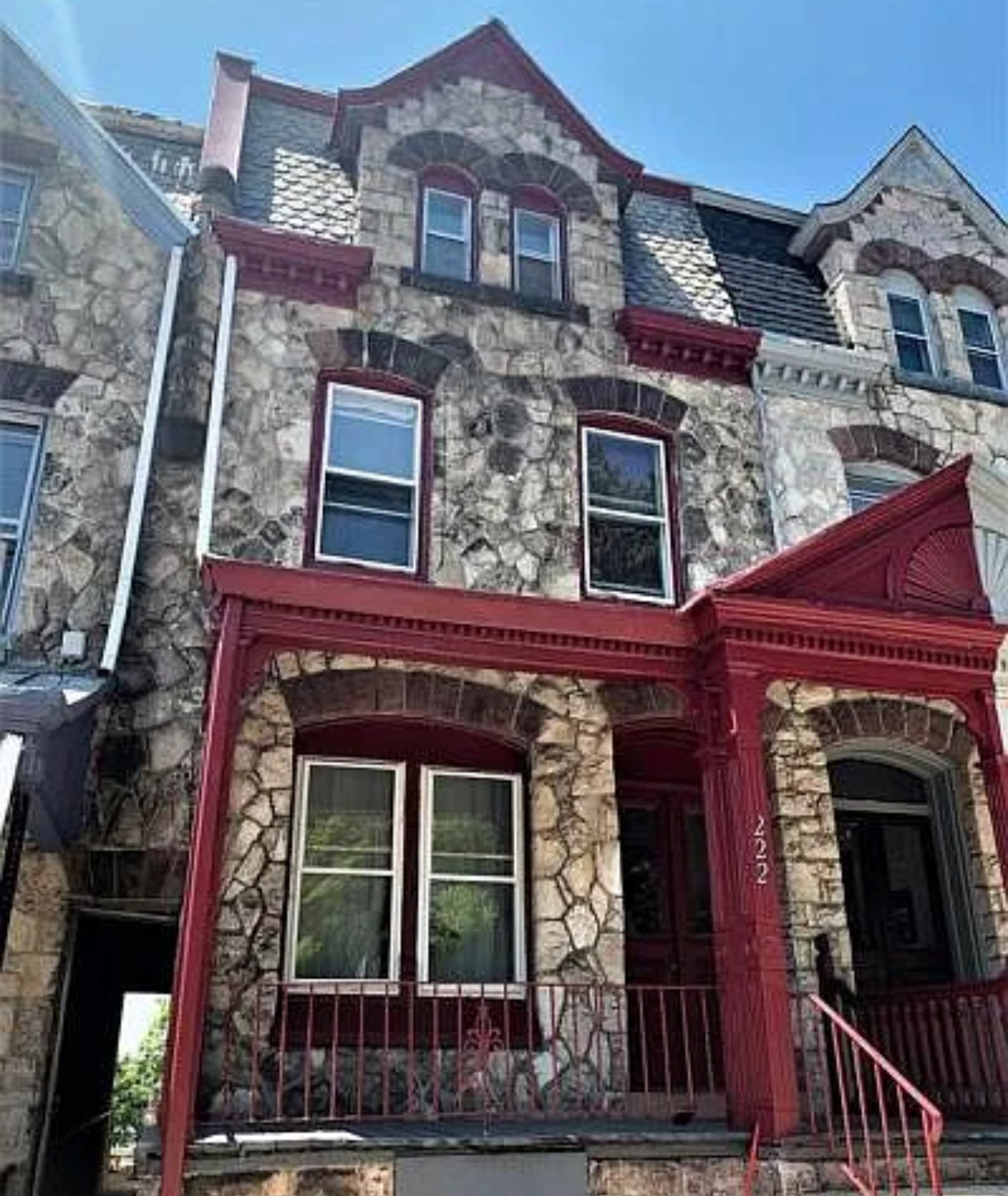 Building Photo - 222 Clymer St