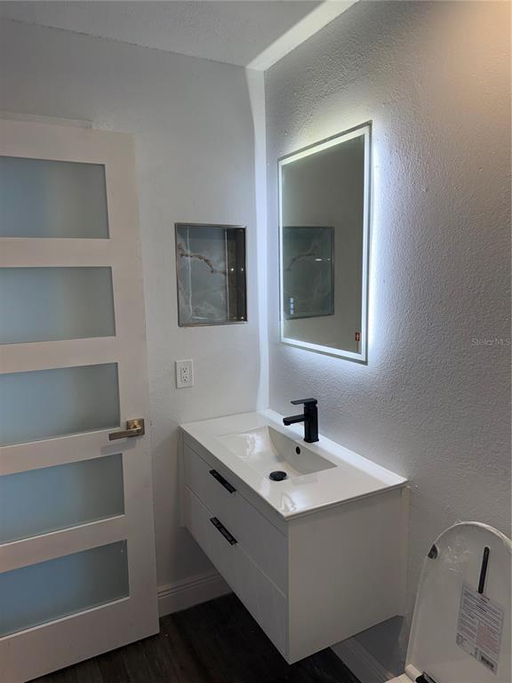 Building Photo - 9481 Highland Oak Dr