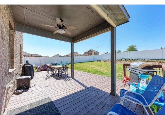 Building Photo - 5817 Daly Dr
