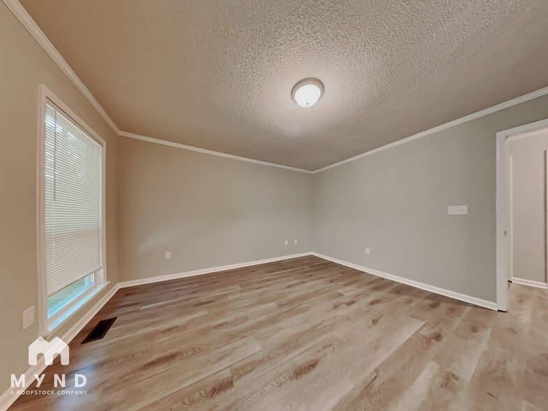 Building Photo - 20104 Balsam Ct