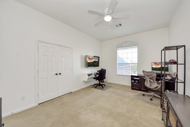 Building Photo - 17859 Camp Cove Dr