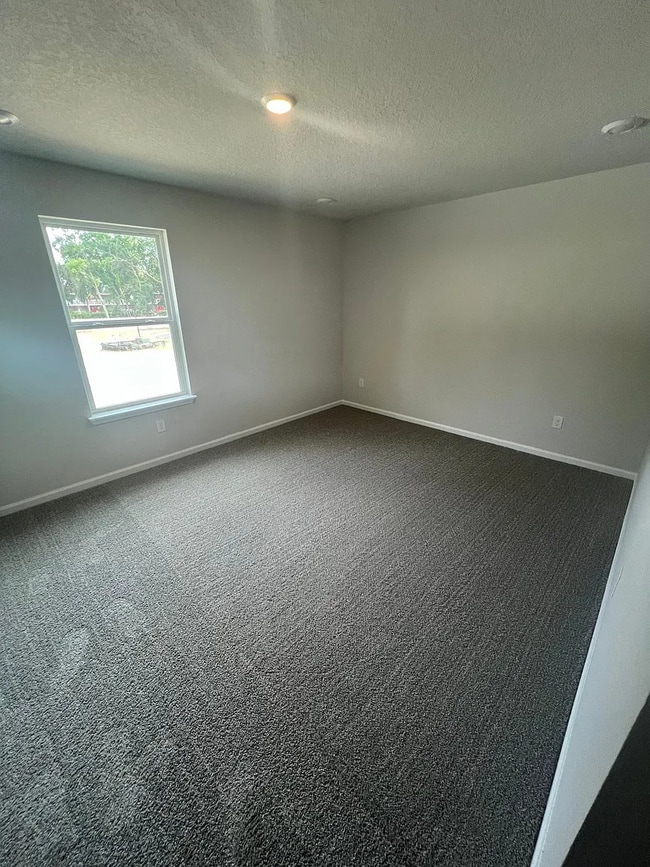 Building Photo - 840 Hartshill Pl