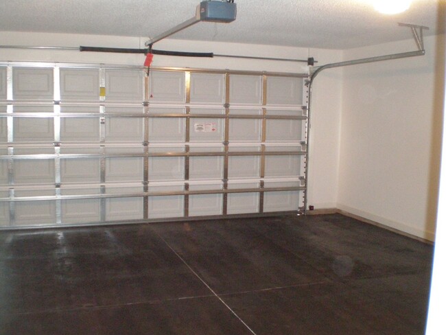 Building Photo - 179 Clusters Cir