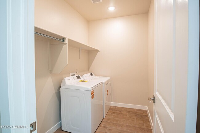 Building Photo - 3883 Heartland Lp