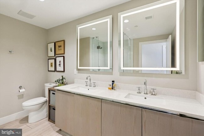 Building Photo - 930 Rose Ave