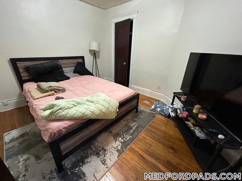 Building Photo - 53 Fellsway W