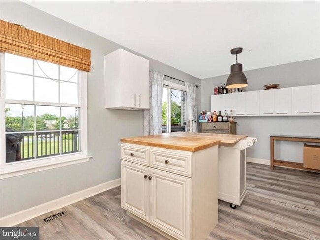 Building Photo - 6338 Towncrest Ct
