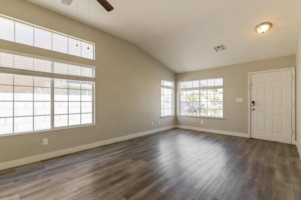 Building Photo - 801 Zinnia Cir