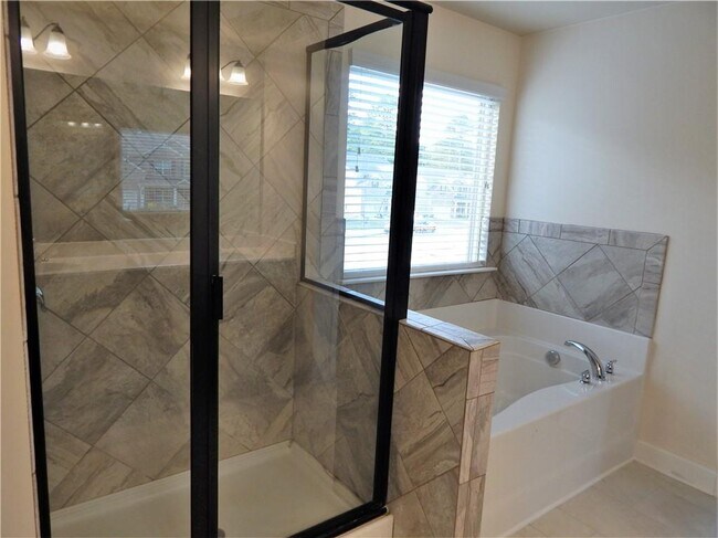 Building Photo - 2441 Melton Common Dr