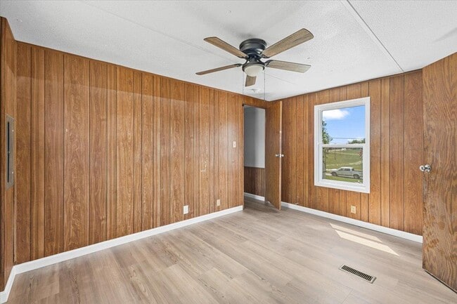 Building Photo - 2337 Weaver Pike