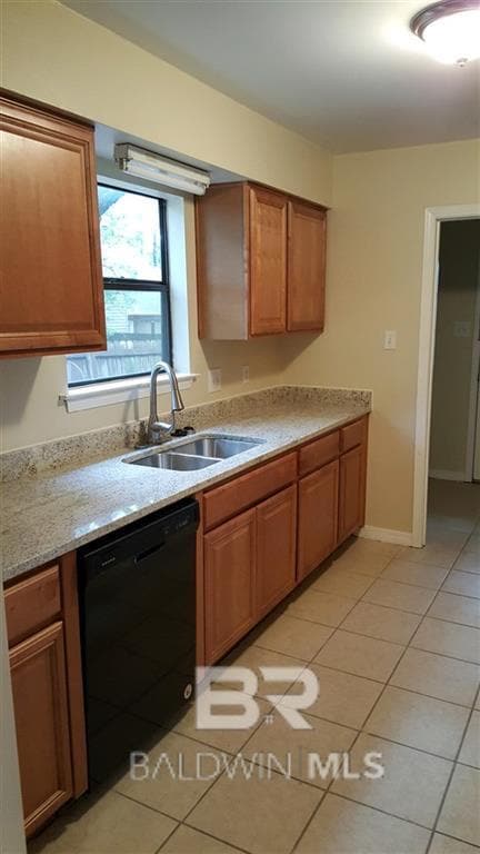 Building Photo - 112 Wildwood Dr