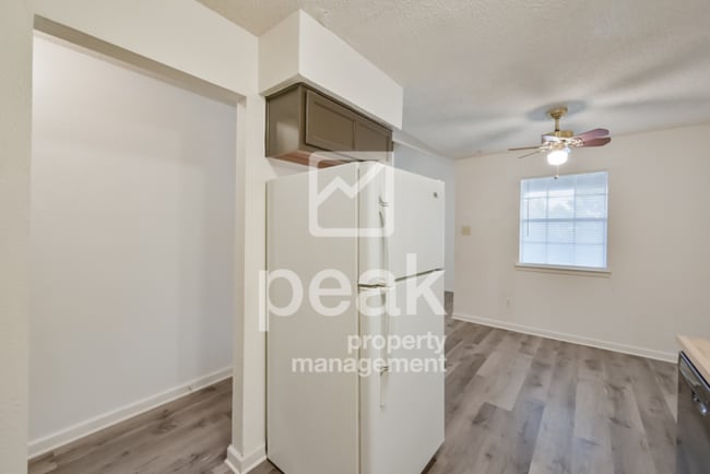 Building Photo - $1,625! 2Bed/2Bath duplex in Arlington! Pr...
