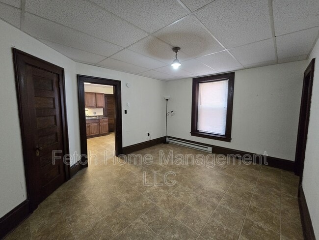 Building Photo - 109 E Main St