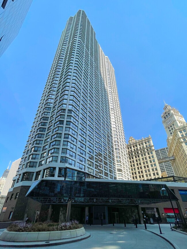 Primary Photo - 405 N WABASH Ave
