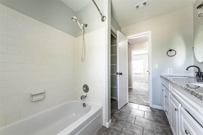 Building Photo - 3909 Spring Arbor Ct