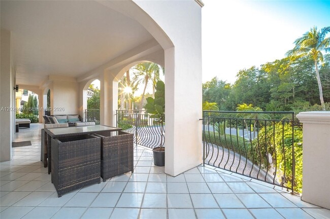 Building Photo - 19211 Fisher Island Dr