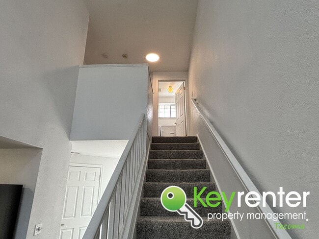 Building Photo - Updated 2 Bedroom Rental in Milton WA with...