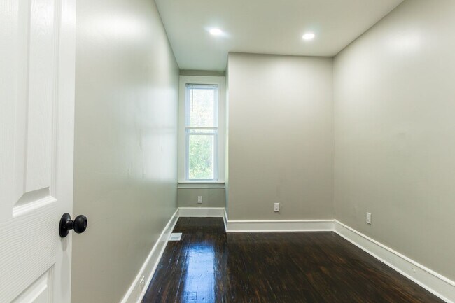 Building Photo - Spacious 3-Bedroom Single-Family Row Home ...