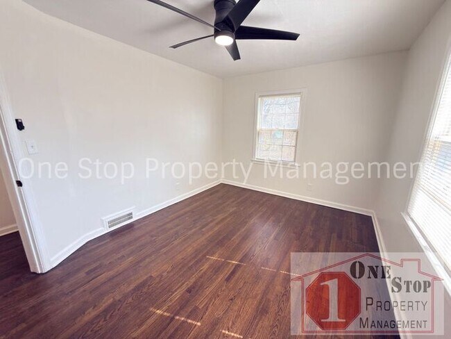 Building Photo - Beautiful 3 Bedroom 1 Bathroom in Kansas City!