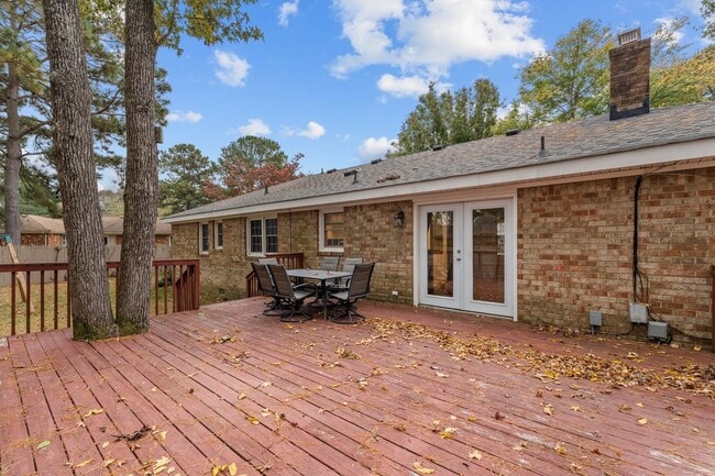 Building Photo - 1132 Sippel Dr