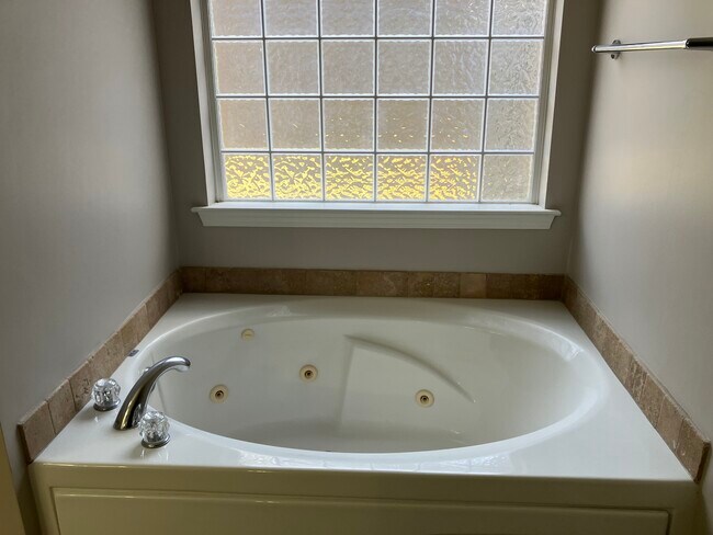 Building Photo - 261 Oxmoor Pl