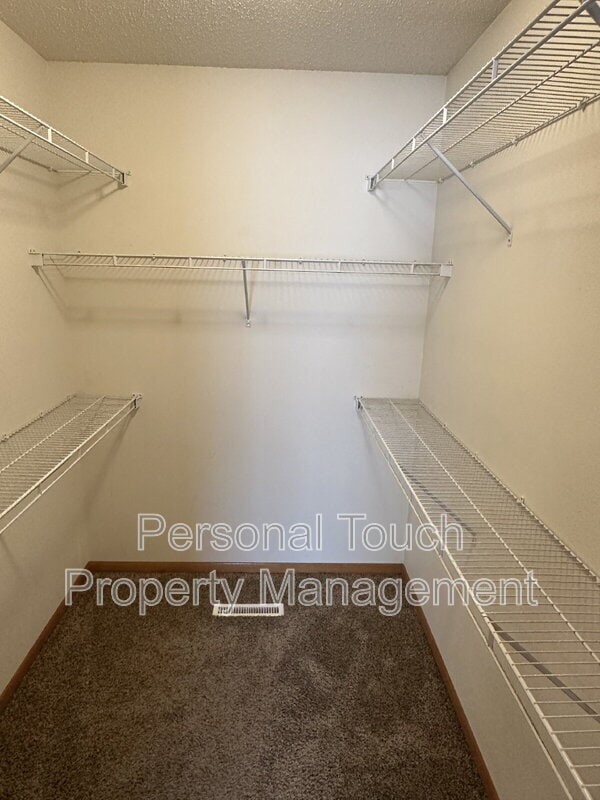 Building Photo - 2571 Amber Valley Ct