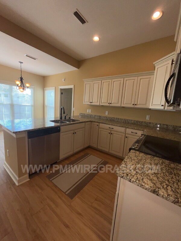 Building Photo - 306 Hidden Creek Cir