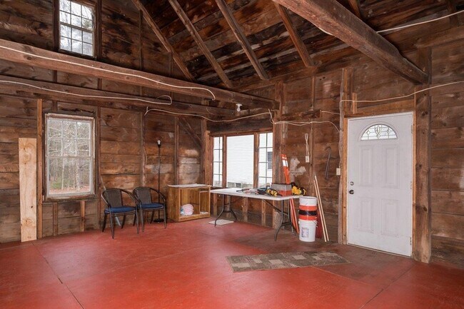 Building Photo - 5 McDaniel Rd