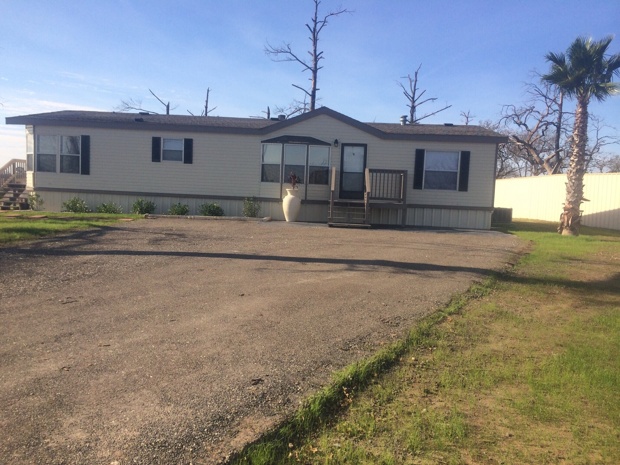 Building Photo - 128 Kelley Rd W