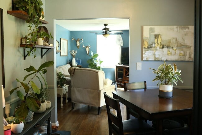 Building Photo - Awesome Cottage in the Heart of Inglewood/...