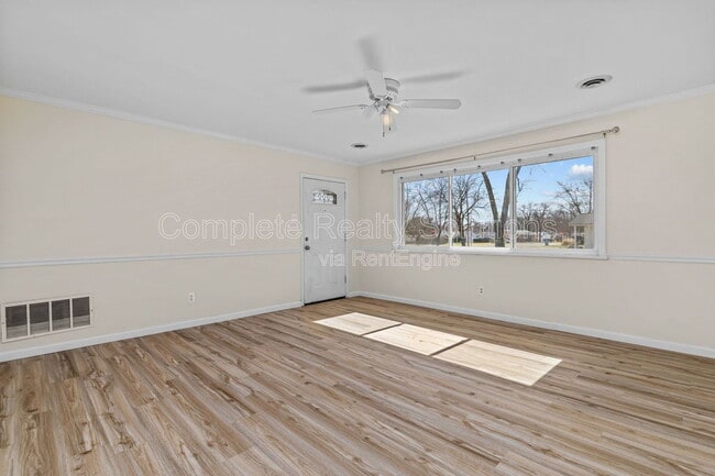 Building Photo - 1405 Flicker Dr