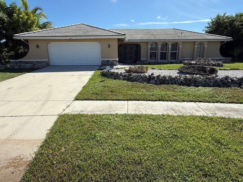 Building Photo - 381 Ortega Ln