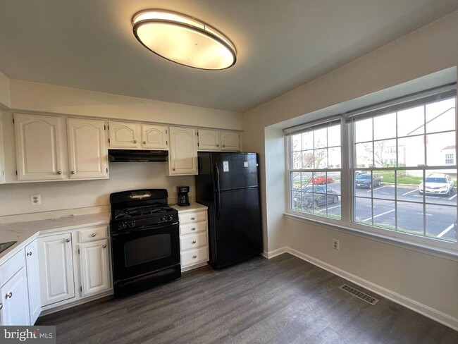 Building Photo - 17929 Milroy Dr