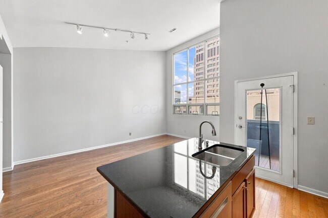 Building Photo - 160 N Wall St
