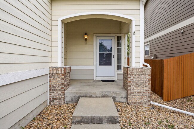 Building Photo - Welcome to this well-maintained 4-bedroom home in the heart of Thornton!